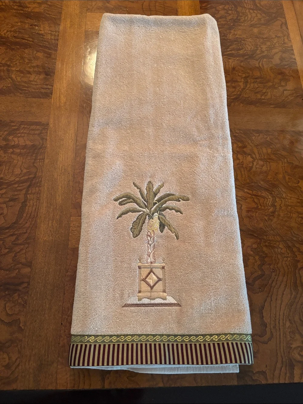 Avanti Beige/Tan Palm Embroidered Bath Towel with Decorative Border